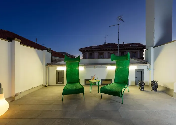 Palazzo Duomo In Center